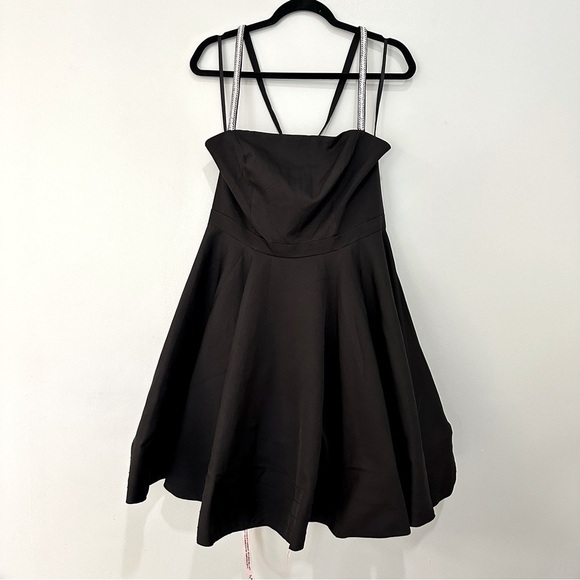 NWOT MAC DUGGAL Black 49106 Square Neck A Line Mini Dress Rhinestone Strap Sz 10 - Picture 2 of 16